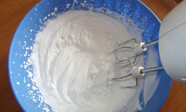 ¿Cómo se prepara una crema Chantilly?